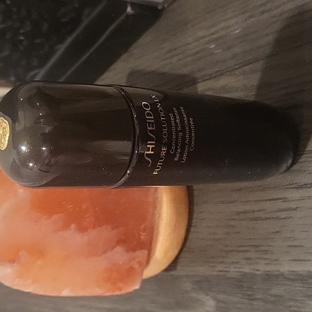Shiseido Future Solution LX Softener in Black and Gold